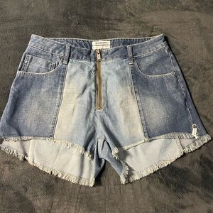 Two tone denim shorts